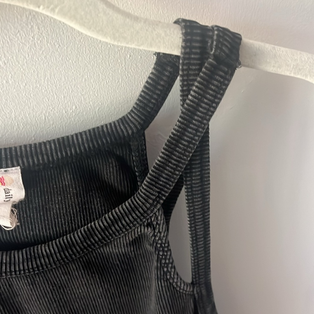 Black Ribbed Crop Top - Picture 2 of 3